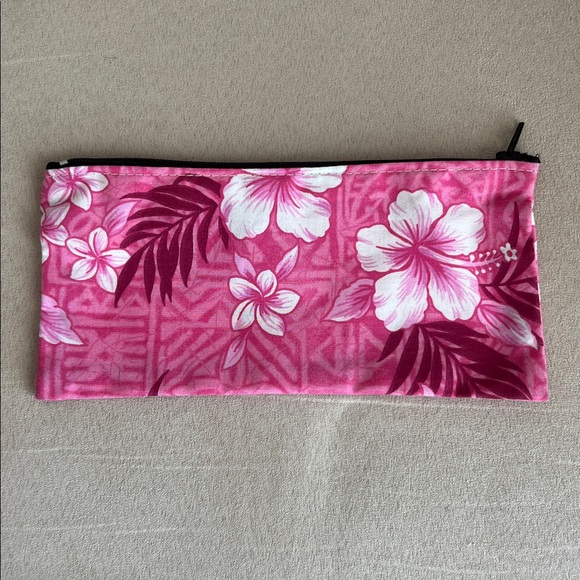 NWOT Hawaiian Fabric Zippered Pouch 🌺 - Picture 5 of 5